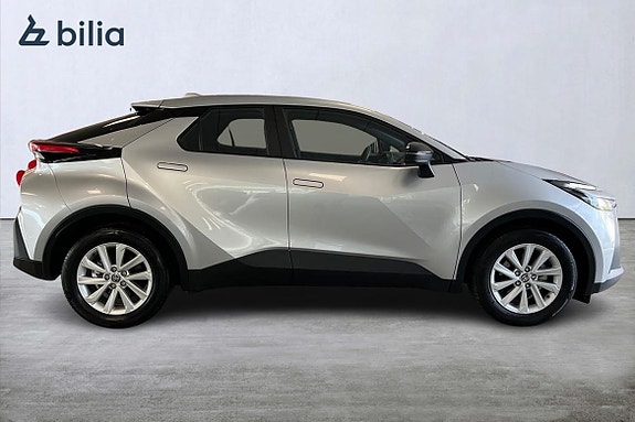 Toyota C-HR 18 of 21