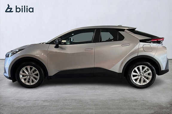 Toyota C-HR 3 of 21