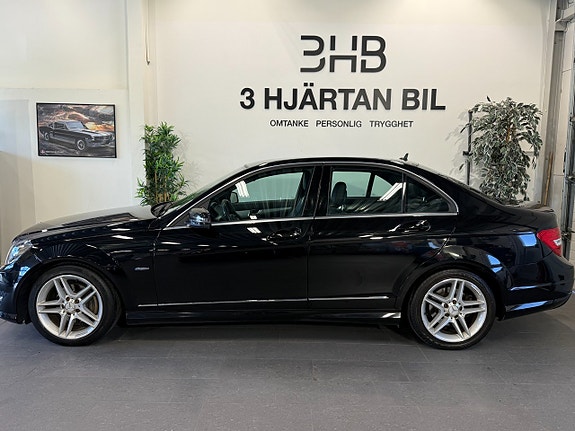 Mercedes-Benz C220 2 of 5