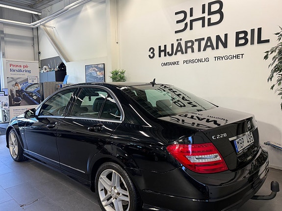 Mercedes-Benz C220 3 of 5