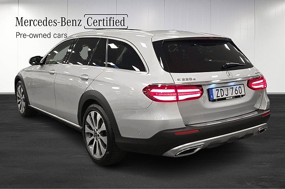 Mercedes-Benz E220 d 4 of 5