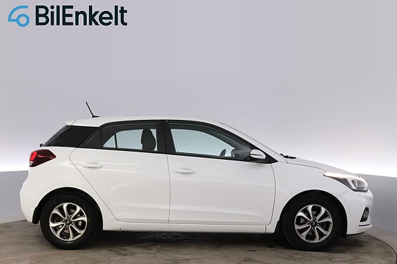 Hyundai i20 2 of 5