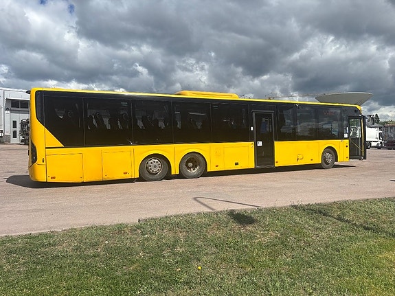Buss Volvo 8900 B8RLE 6X2 EURO 6 3 of 5