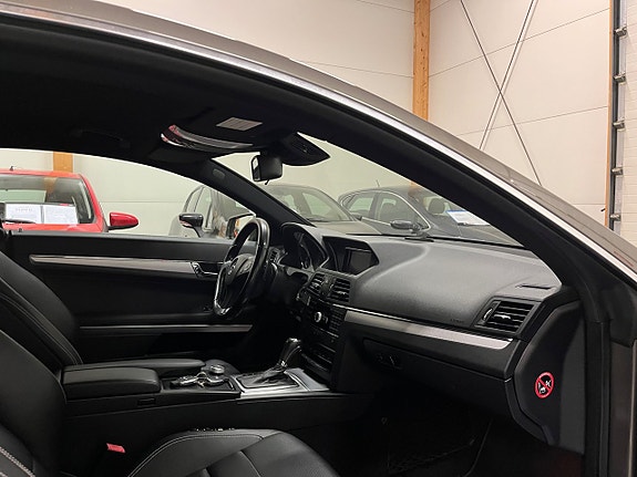 Mercedes-Benz E250 9 of 15