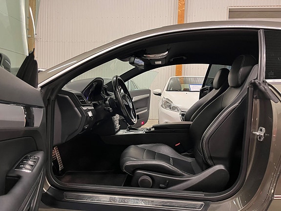 Mercedes-Benz E250 11 of 15