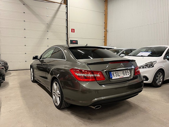 Mercedes-Benz E250 5 of 5