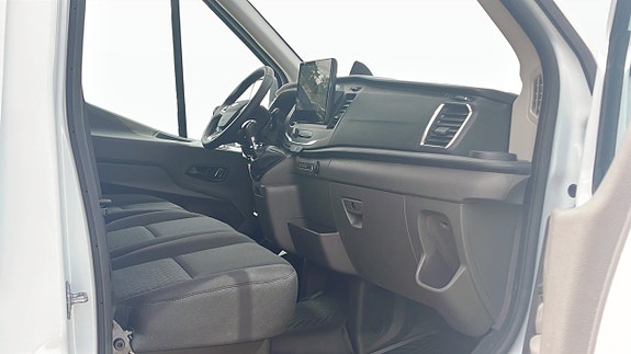Ford Transit 9 of 13