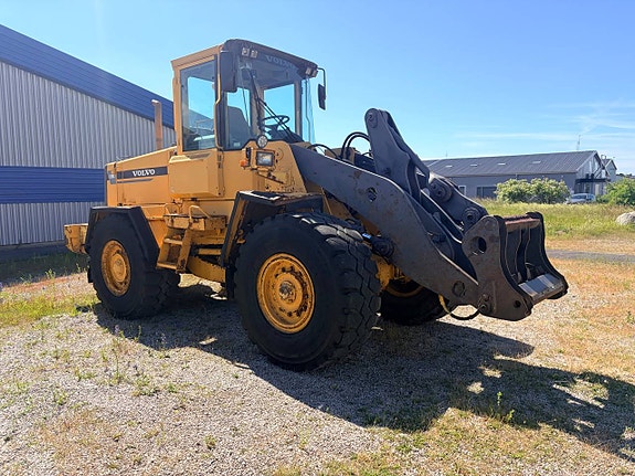 Volvo L90C 4 of 5