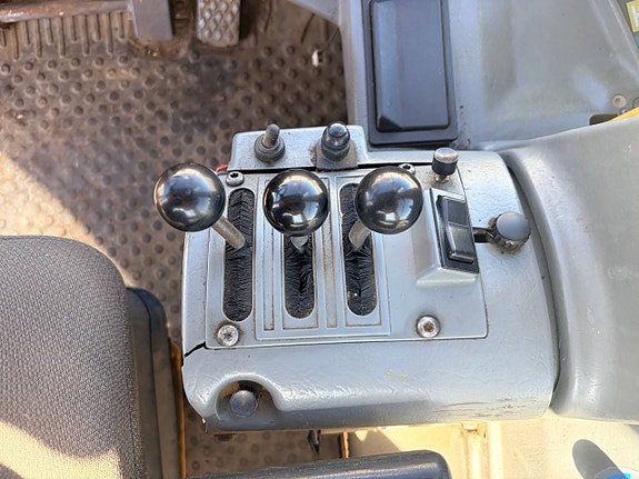 Volvo L90C 9 of 12