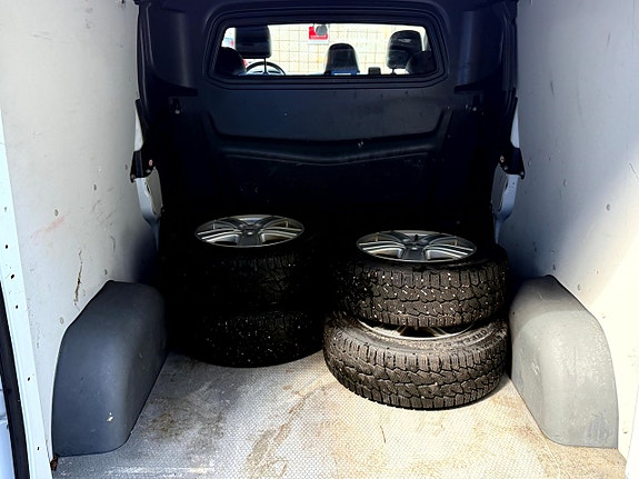 Nissan NV300 13 of 13