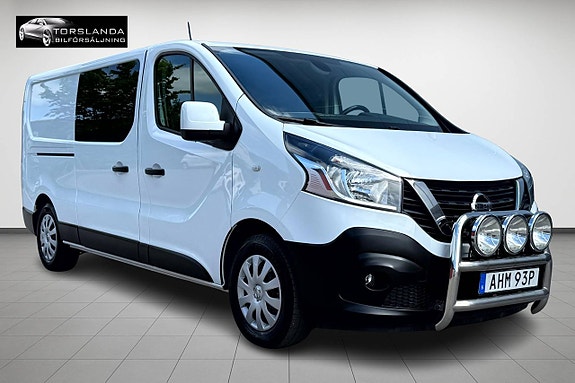 Nissan NV300 3 of 5