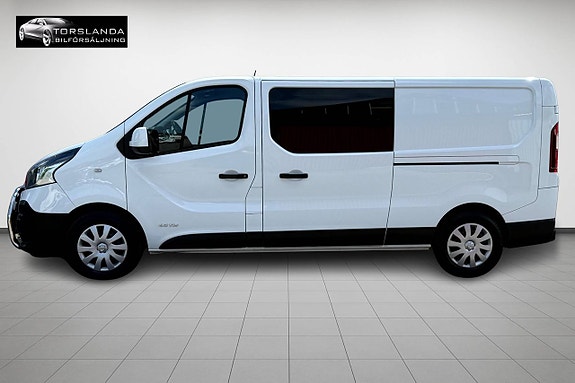 Nissan NV300 4 of 5