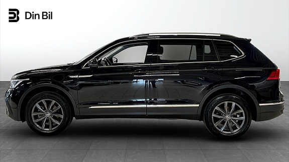 Volkswagen Tiguan Allspace 2 of 5