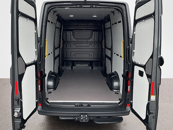 Volkswagen Crafter 10 of 12