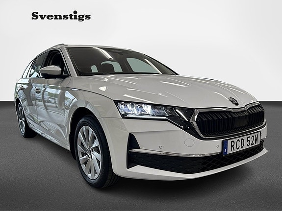 Skoda Octavia 2 of 5