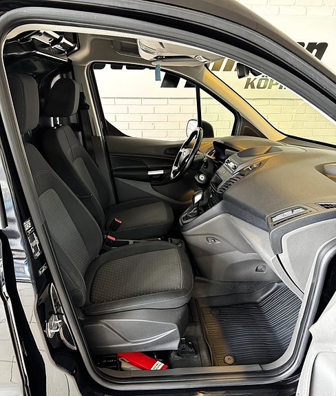 Ford Transit Connect 10 of 12