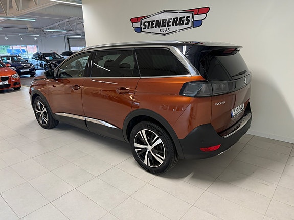 Peugeot 5008 3 of 5