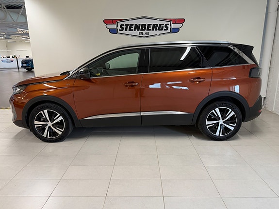 Peugeot 5008 2 of 5