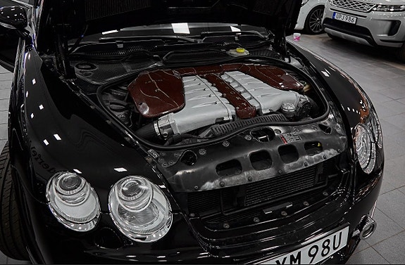Bentley Continental Flying Spur 16 of 25