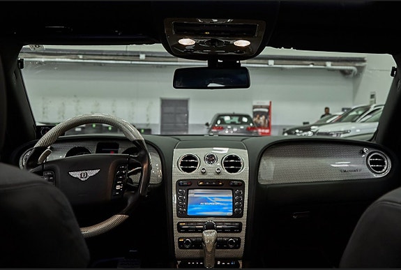 Bentley Continental Flying Spur 14 of 25