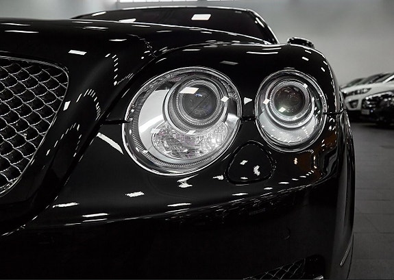 Bentley Continental Flying Spur 7 of 25