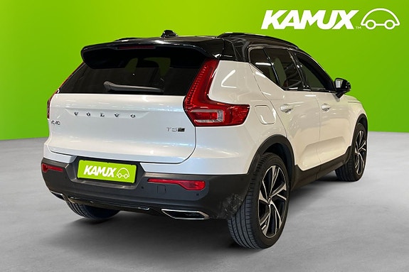 Volvo XC40 4 of 5