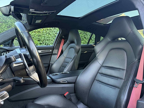 Porsche Panamera 4 6 of 10