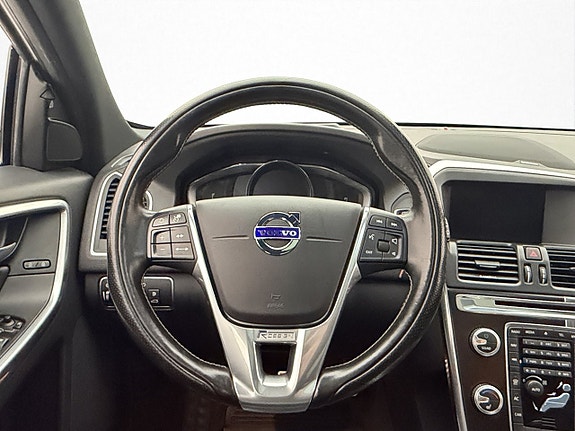 Volvo XC60 15 of 30