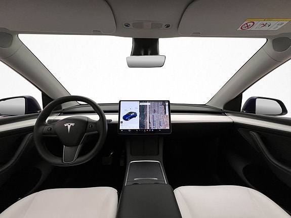 Tesla Model Y 11 of 30