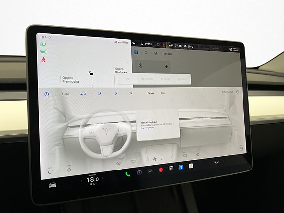 Tesla Model Y 24 of 30