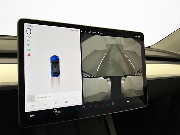 Tesla Model Y 12 of 30