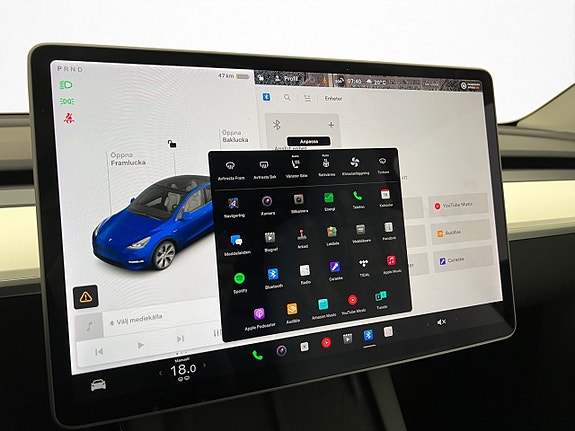 Tesla Model Y 27 of 30