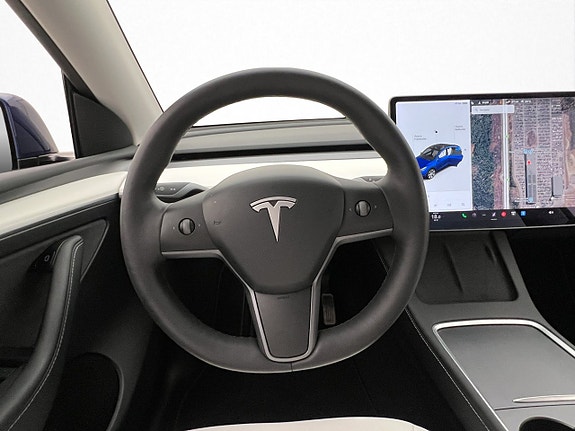 Tesla Model Y 20 of 30