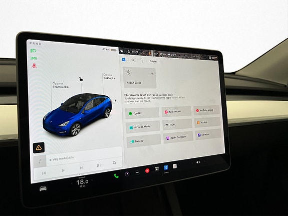 Tesla Model Y 14 of 30