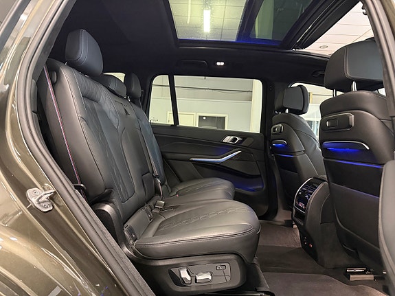 BMW X7 24 of 30