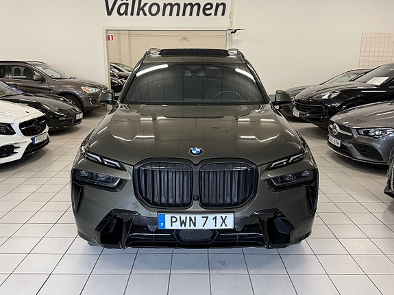 BMW X7 8 of 30