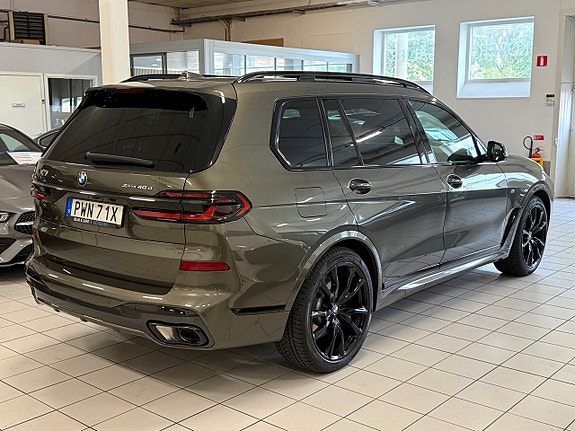 BMW X7 4 of 30
