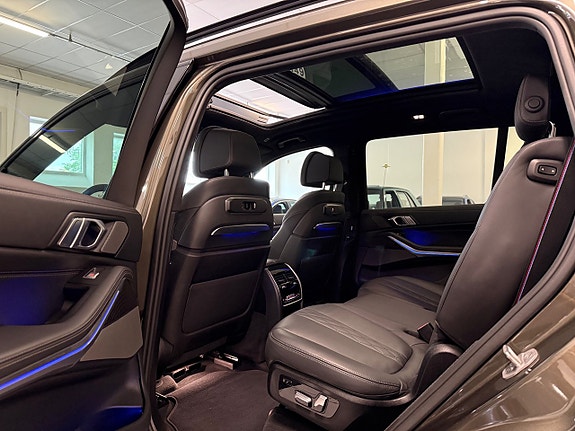 BMW X7 27 of 30