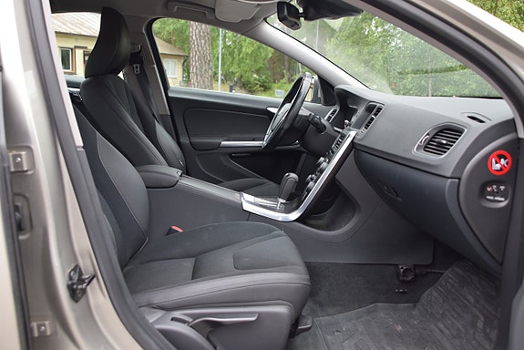 Volvo S60 9 of 19