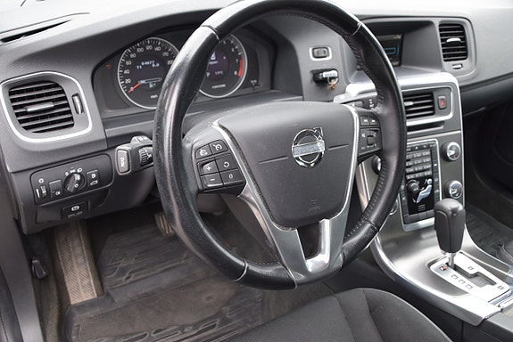 Volvo S60 15 of 19