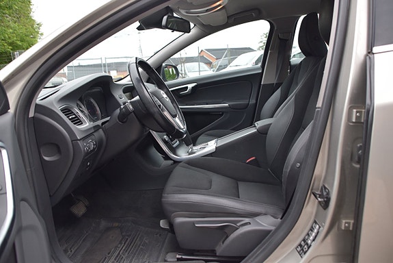 Volvo S60 8 of 19