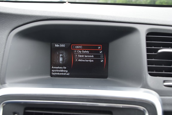 Volvo S60 12 of 19