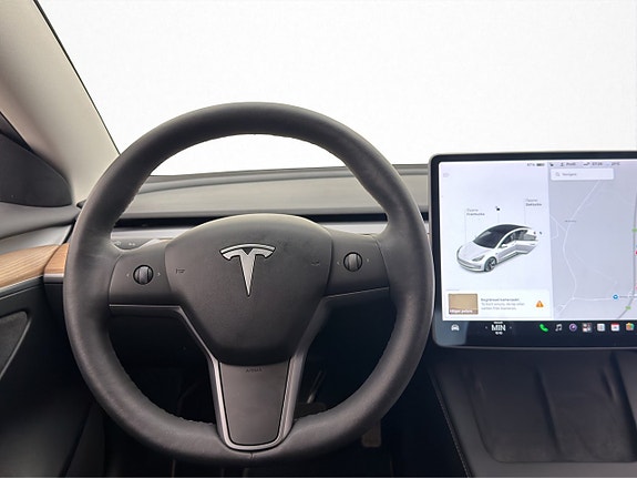 Tesla Model 3 24 of 30