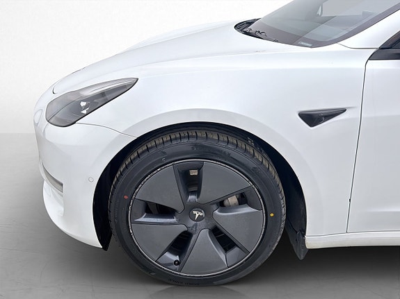 Tesla Model 3 29 of 30