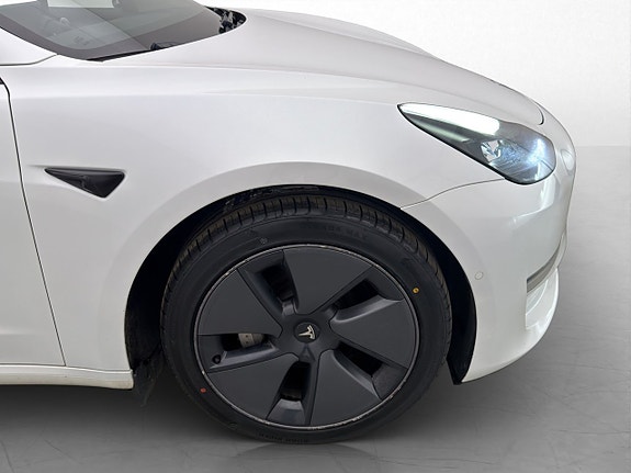 Tesla Model 3 28 of 30