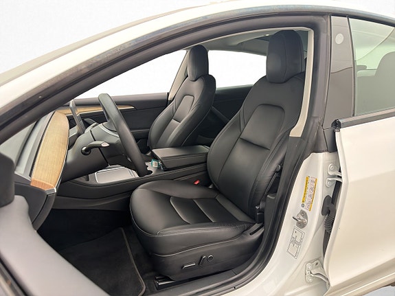 Tesla Model 3 23 of 30