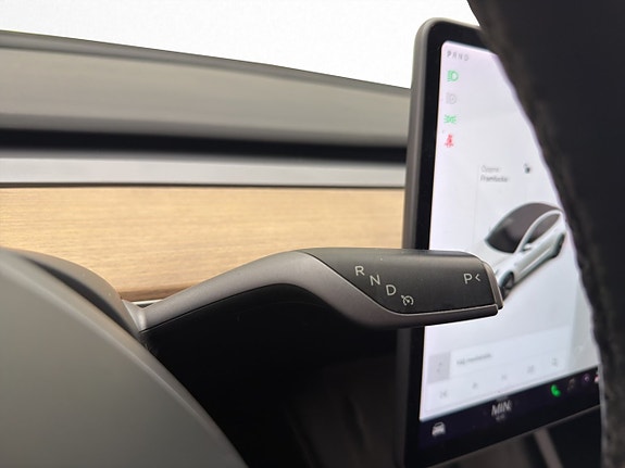 Tesla Model 3 26 of 30