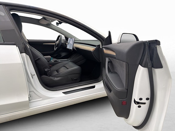 Tesla Model 3 20 of 30