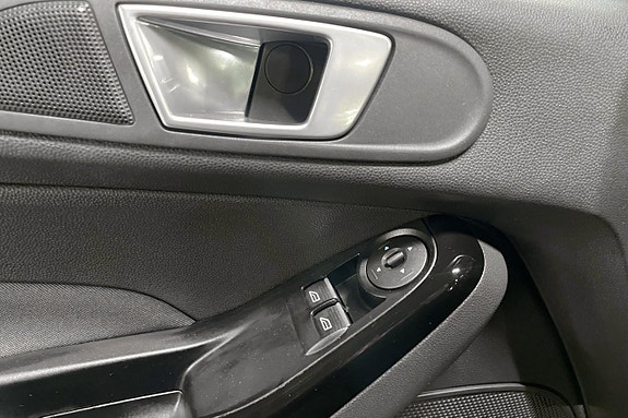 Ford Fiesta 24 of 26