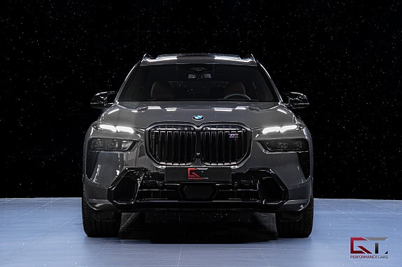 BMW X7 3 of 5